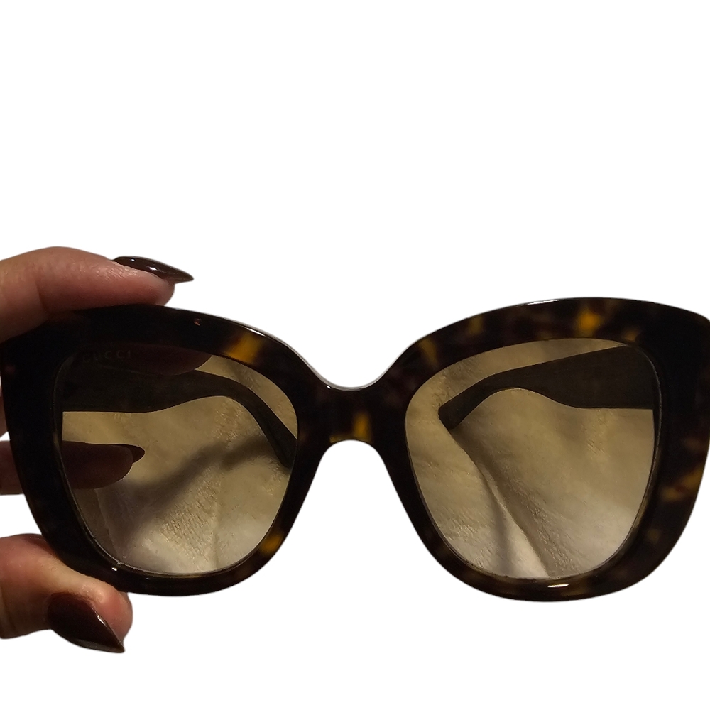 GUCCI SUNGLASSES